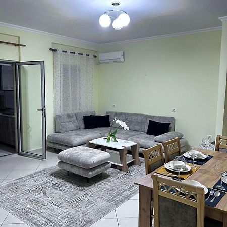 New Baazar Terrace Apartment Tiranë Luaran gambar