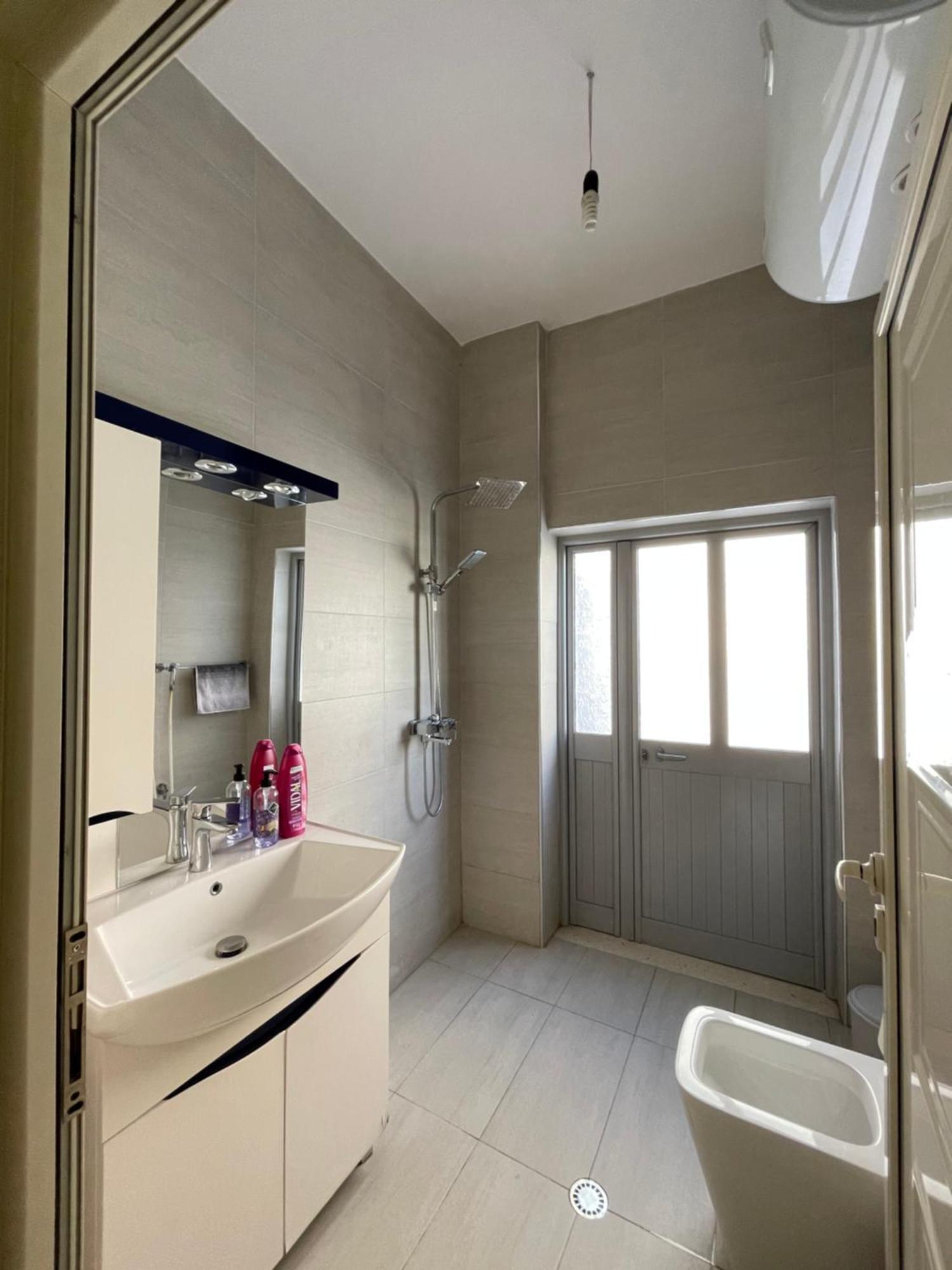 New Baazar Terrace Apartment Tiranë Luaran gambar